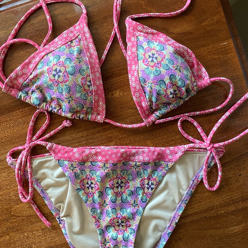 Victoria’s Secret bikini set
